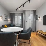 Lägenhet Zadumana 3/5 By Homeprime Warszawa